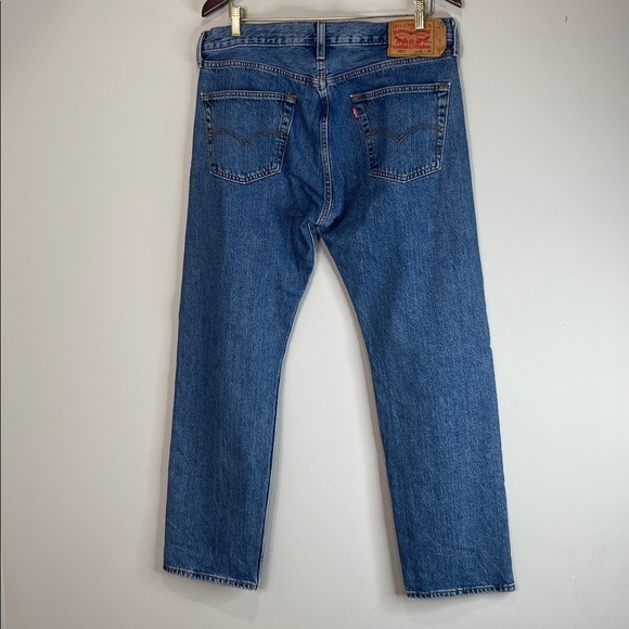 Levi's Men's 501 Original Fit Jeans Blue Medium Wash Denim Button Fly Red Tab 34 - Picture 8 of 12